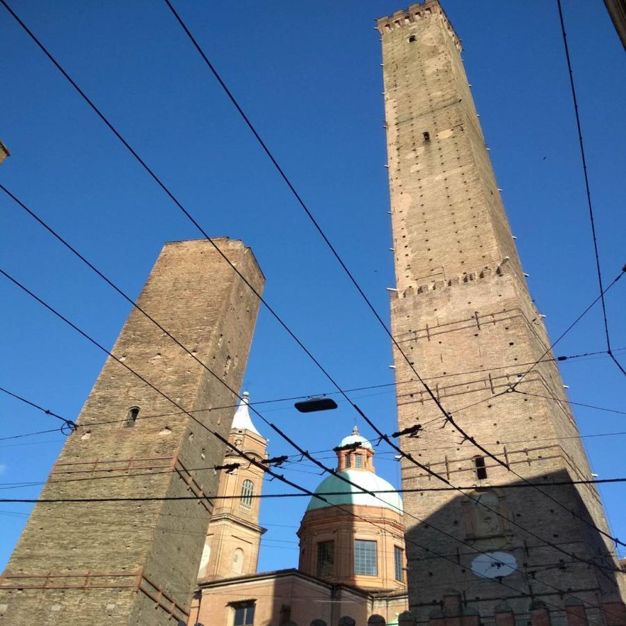 2Towers Holiday House_Centro Storico Di ボローニャ エクステリア 写真